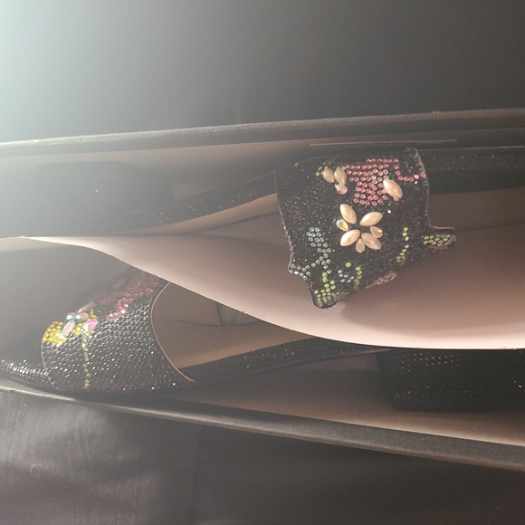 Sandals - Picture 4 of 4